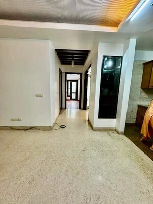 Parking in 3 BHK Builder Floor at Shivalik Colony – for Rent