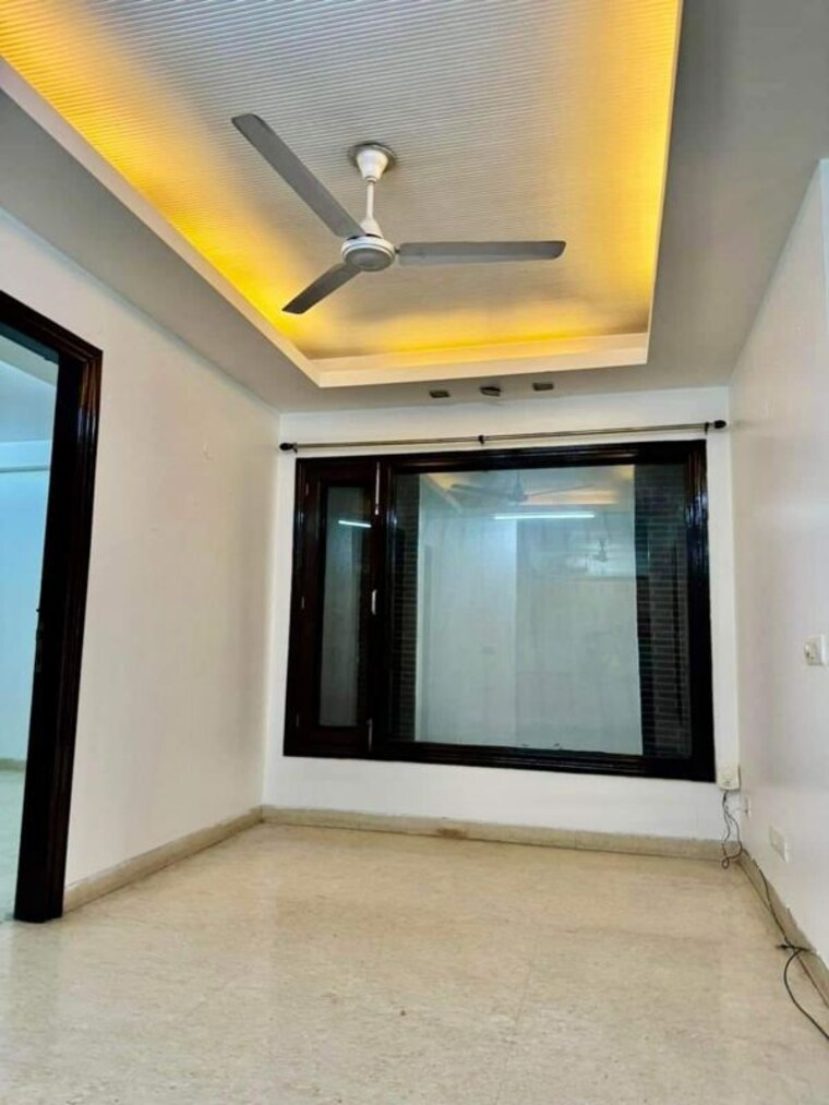 Room, shivalik colony 3 Bedroom 1800 Sq.Ft. Builder Floor In Shivalik Colony Delhi 10790020