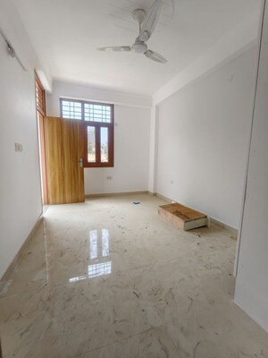 Room in 3 BHK Builder Floor at Chattarpur – for Rent