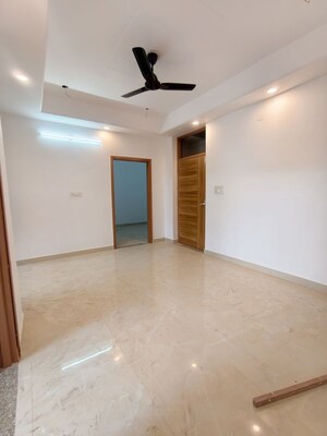 Room in 3 BHK Builder Floor at Chattarpur – for Rent