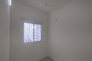 Room in 3 BHK Apartment at Godrej Avenues, Yelahanka – for Rent