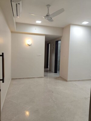 2 BHK Apartment – Entrance View at Sheth 72 West, Andheri West - for Rent