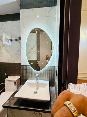 Bathroom in Studio Builder Floor at Dlf Phase iv – for Rent