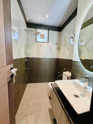 Bathroom in Studio Builder Floor at Dlf Phase iv – for Rent