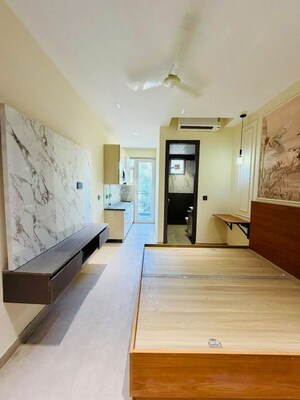 Room in Studio Builder Floor at Dlf Phase iv – for Rent
