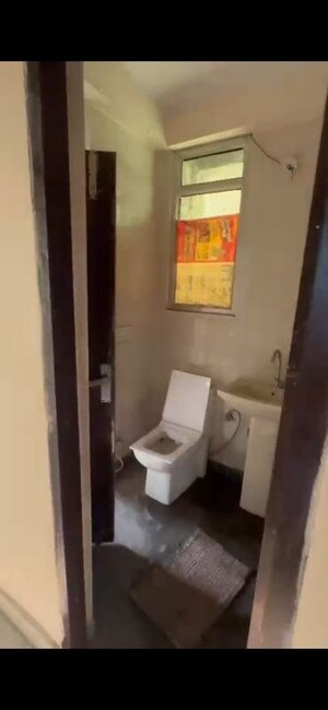 Bathroom in 3 BHK Apartment at Kbnows Apartment, Sector 16 Greater Noida – for Rent