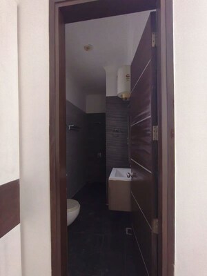 Furnished Amenities in 3 BHK Builder Floor at Sector 49 – for Rent