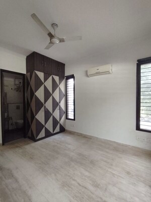 Room in 3 BHK Builder Floor at Sector 49 – for Rent