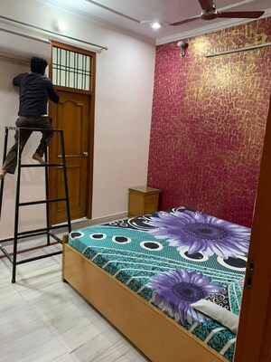 Bedroom in 1.5 BHK Builder Floor at Gomti Nagar – for Rent