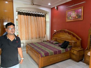Bedroom in 1.5 BHK Builder Floor at Gomti Nagar – for Rent