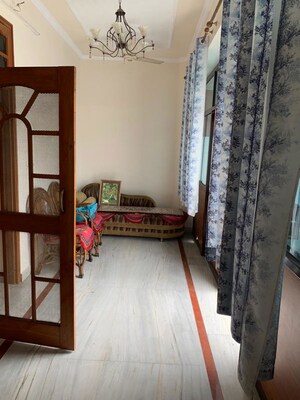 Bedroom in 1.5 BHK Builder Floor at Gomti Nagar – for Rent