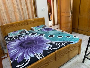 Bedroom in 1.5 BHK Builder Floor at Gomti Nagar – for Rent