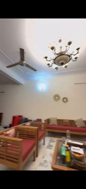Furnished Amenities in 3 BHK Builder Floor at East Of Kailash – for Rent