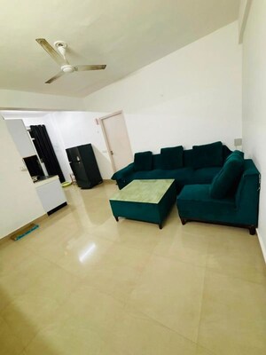 Team Area in 2 BHK Apartment at Suncity Avenue 76, Sector 76 – for Rent