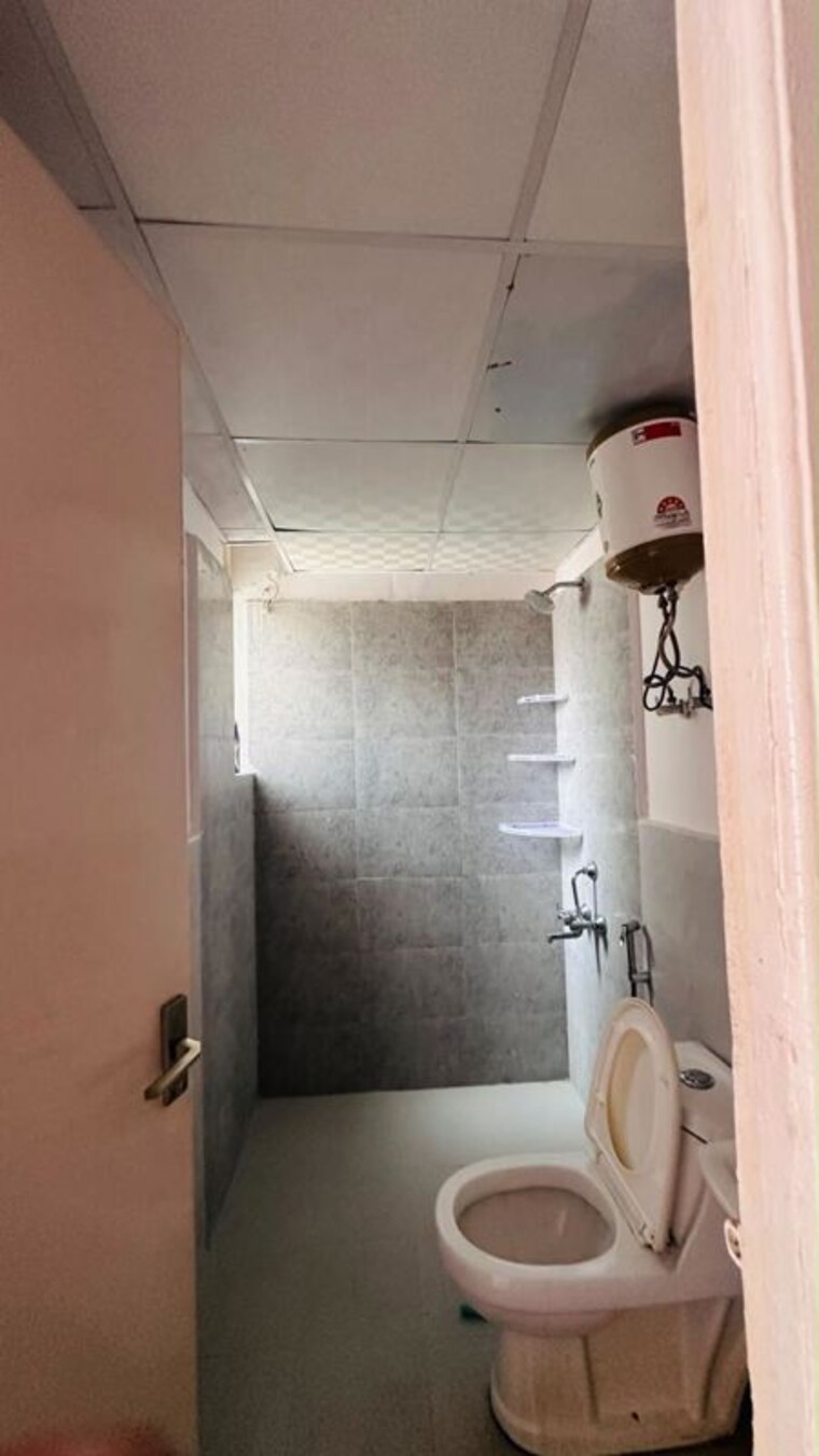 Bathroom, suncity-avenue-76 2 Bedroom 682 Sq.Ft. Apartment In Sector 76 Gurgaon 10790184