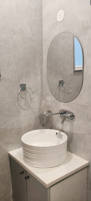 Bathroom in 1 BHK Builder Floor at Sector 42 – for Rent