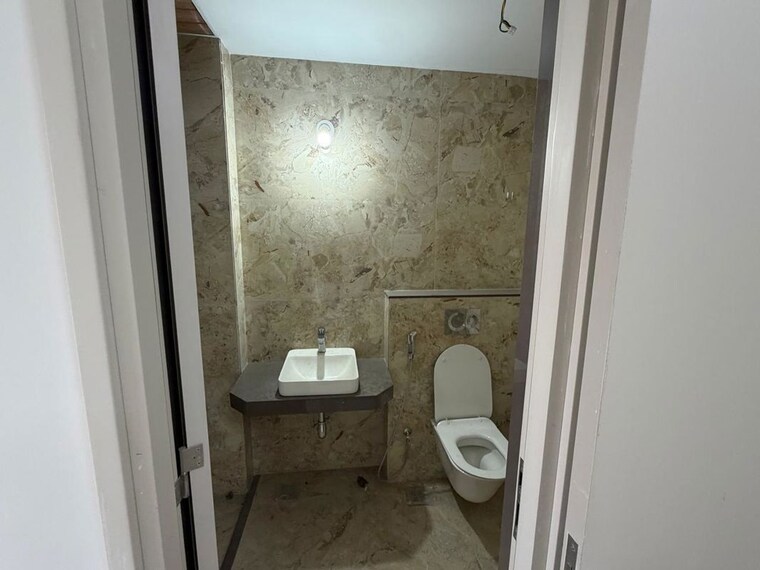 Bathroom, vb-aundh-renaissance 3 Bedroom 1256 Sq.Ft. Apartment In Aundh Pune 10790262