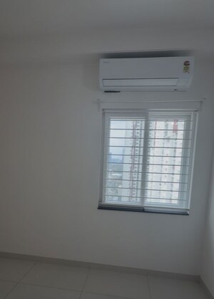 Room in 2.5 BHK Apartment at Aparna Zenon, Puppalaguda – for Rent