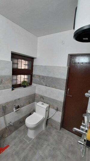 Bathroom in 3 BHK Independent House at Krishna Nagar – for Rent