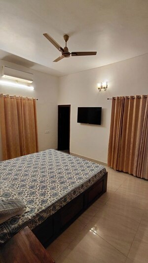 Bedroom in 3 BHK Independent House at Krishna Nagar – for Rent