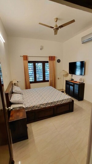 Bedroom in 3 BHK Independent House at Krishna Nagar – for Rent