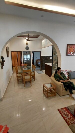 Living Room in 3 BHK Independent House at Krishna Nagar – for Rent