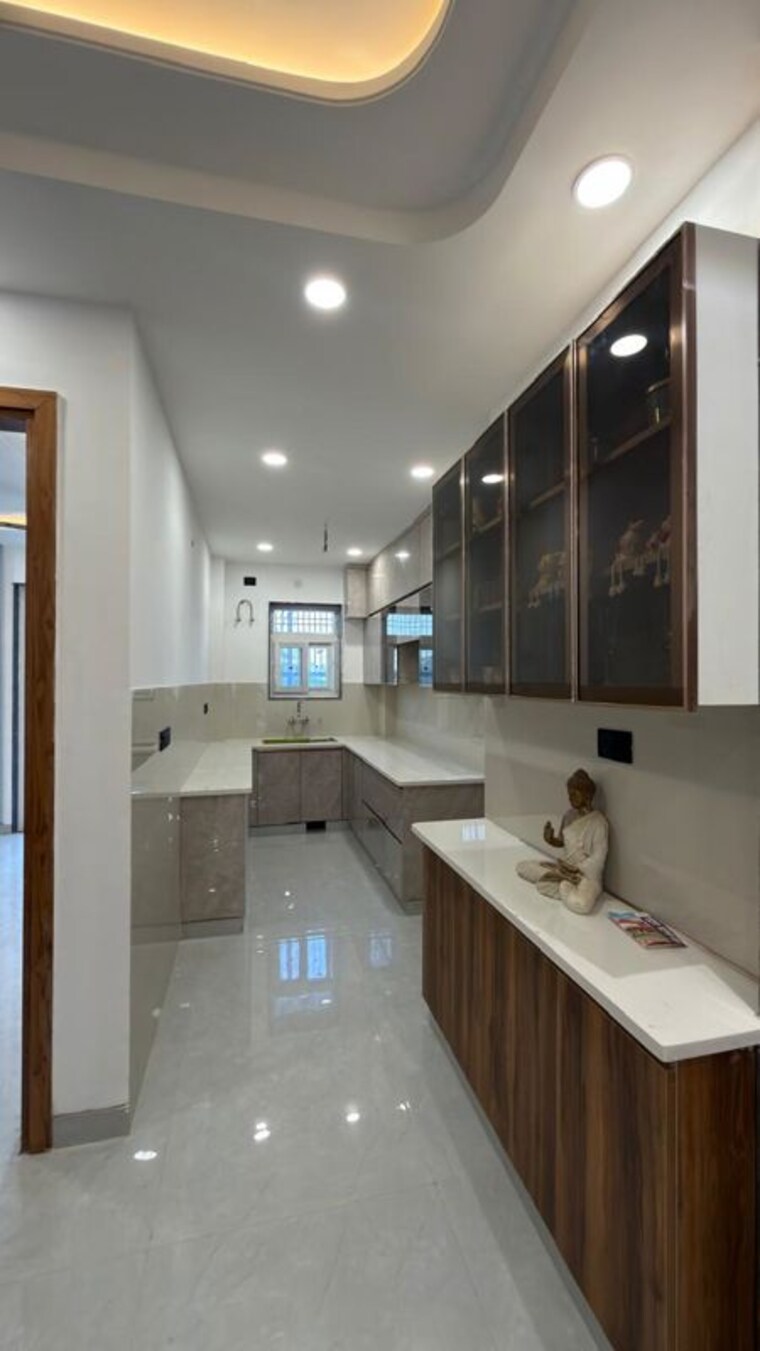 Kitchen, green fields colony 4 Bedroom 350 Sq.Yd. Builder Floor In Green Fields Colony Faridabad 10790438