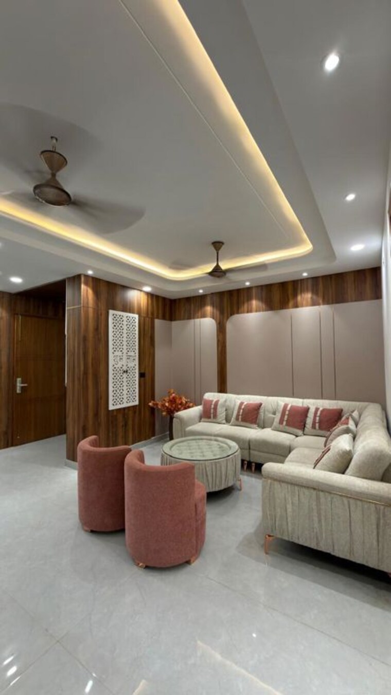 Living Room, green fields colony 4 Bedroom 350 Sq.Yd. Builder Floor In Green Fields Colony Faridabad 10790438
