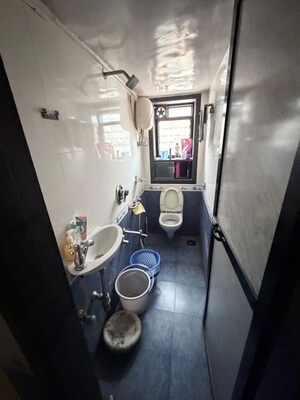 Team Area in 1 BHK Apartment at Matunga West – for Rent
