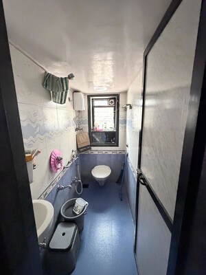 Team Area in 1 BHK Apartment at Matunga West – for Rent