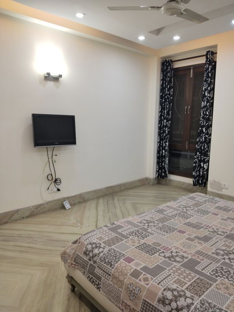 Bedroom, shivalik colony 3 Bedroom 1800 Sq.Ft. Apartment In Shivalik Colony Delhi 10790459