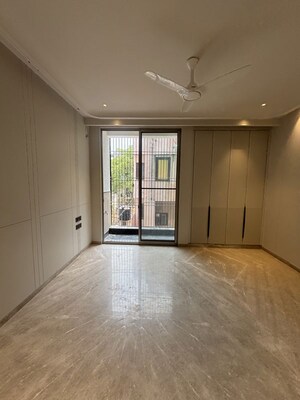 Building Lobby in 3 BHK Builder Floor at Safdarjung Enclave – for Sale
