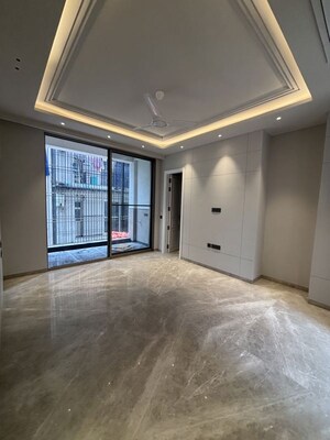 Room in 3 BHK Builder Floor at Safdarjung Enclave – for Sale