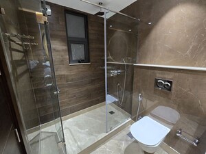 Attached Bathroom in 4 BHK Apartment at Safdarjung Enclave – for Rent