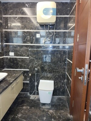 Attached Bathroom in 3 BHK Apartment at Defence Colony – for Rent