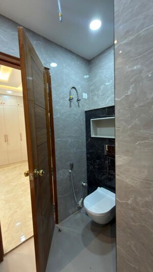 Bathroom in 2 BHK Builder Floor at Eros Lakewood City, Suraj Kund – for Rent