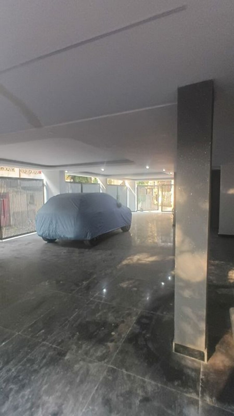  Parking, nehru enclave 3 Bedroom 1800 Sq.Ft. Apartment In Nehru Enclave Delhi 10790492