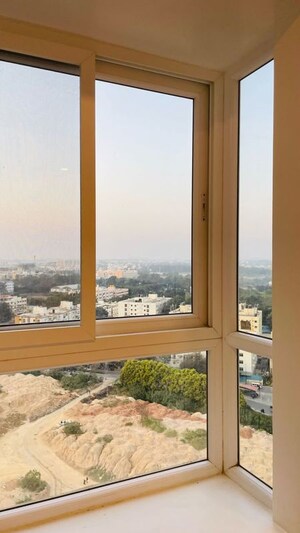 Room in 3 BHK Apartment at Bhartiya Nikoo Homes Phase 2, Thanisandra Main Road – for Rent