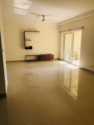 Room in 3 BHK Apartment at Mantri Webcity, Hennur Road – for Rent