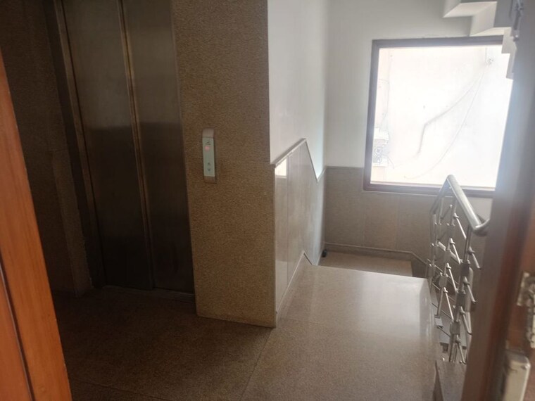 Room, defence colony 3 Bedroom 2800 Sq.Ft. Apartment In Defence Colony Delhi 10790526