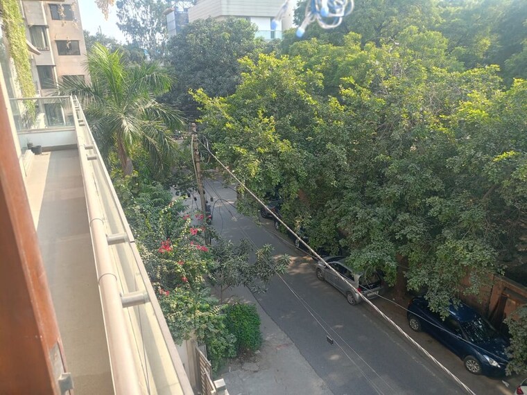 Balcony, defence colony 3 Bedroom 2800 Sq.Ft. Apartment In Defence Colony Delhi 10790526