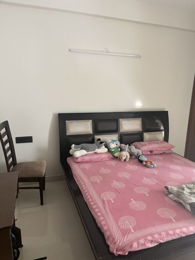 Bedroom, unitech-south-city-ii 3 Bedroom 275 Sq.Yd. Builder Floor In Sector 50 Gurgaon 10790496
