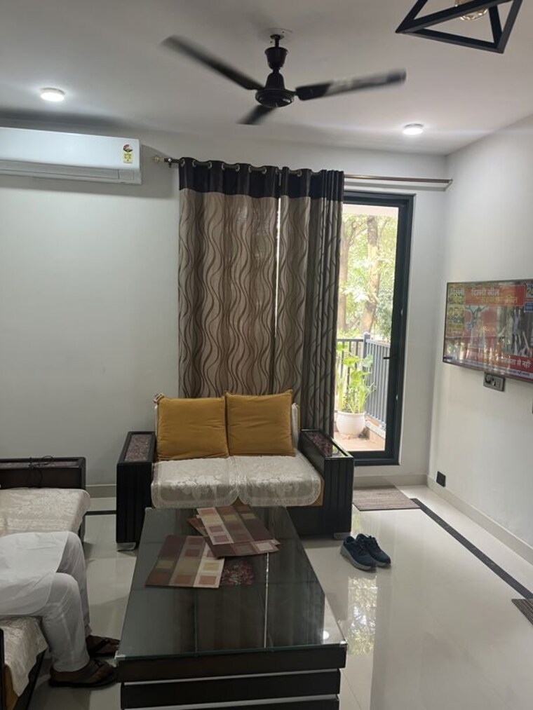 Hall, unitech-south-city-ii 3 Bedroom 275 Sq.Yd. Builder Floor In Sector 50 Gurgaon 10790496