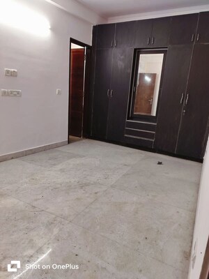 Room in 3 BHK Apartment at Khirki Extension – for Rent