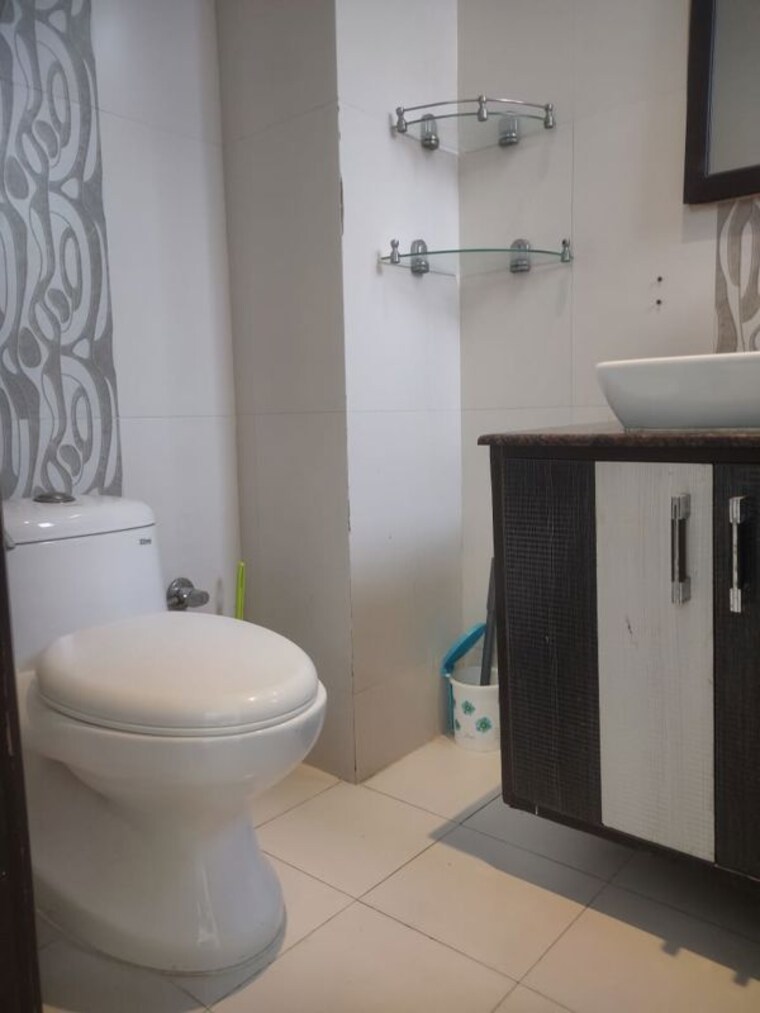Bathroom, saket 3 Bedroom 1250 Sq.Ft. Apartment In Saket Delhi 10790543