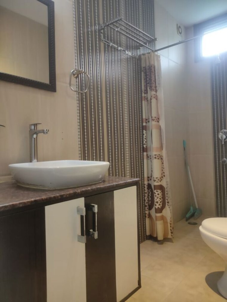 Bathroom, saket 3 Bedroom 1250 Sq.Ft. Apartment In Saket Delhi 10790543