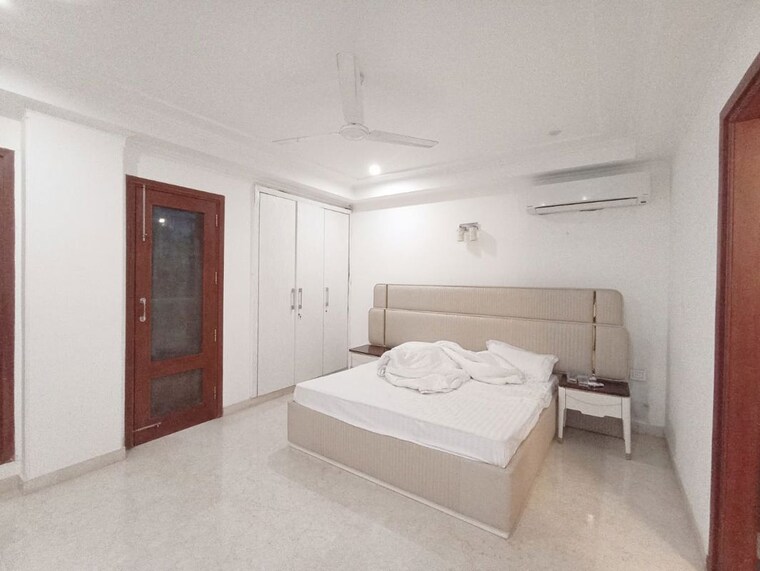 Bedroom, pamposh enclave 3 Bedroom 2500 Sq.Ft. Apartment In Pamposh Enclave Delhi 10790548