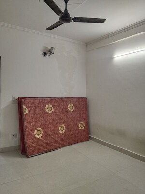 Room in 2 BHK Apartment at Panchsheel Vihar – for Rent