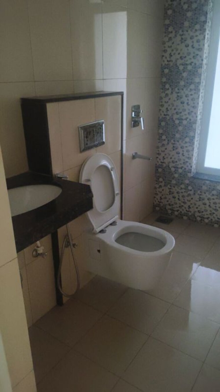 Bathroom, godrej-hill-retreat 2 Bedroom 733 Sq.Ft. Apartment In Mahalunge Pune 10790583