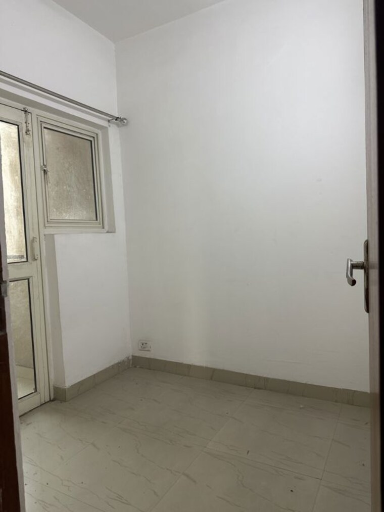 Room, nimbus-the-golden-palm 2.5 Bedroom 61085 Sq.Ft. Apartment In Sector 168 Noida 10790573